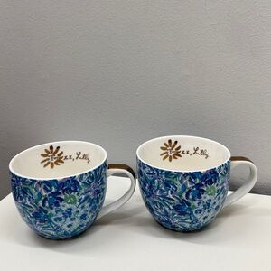 LILLY PULITZER LION AROUND BLUE FLORAL SET OF TWO COFFEE TEA MUGS NEW